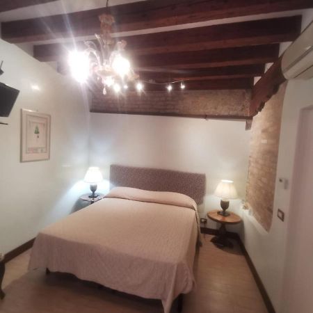 Canal View Studio Flat Venesia Bagian luar foto