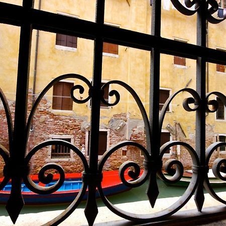 Canal View Studio Flat Venesia Bagian luar foto