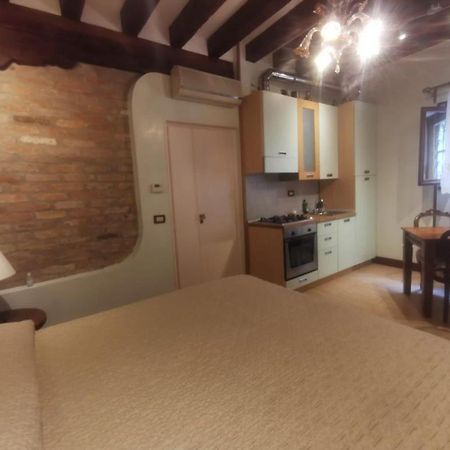 Canal View Studio Flat Venesia Bagian luar foto