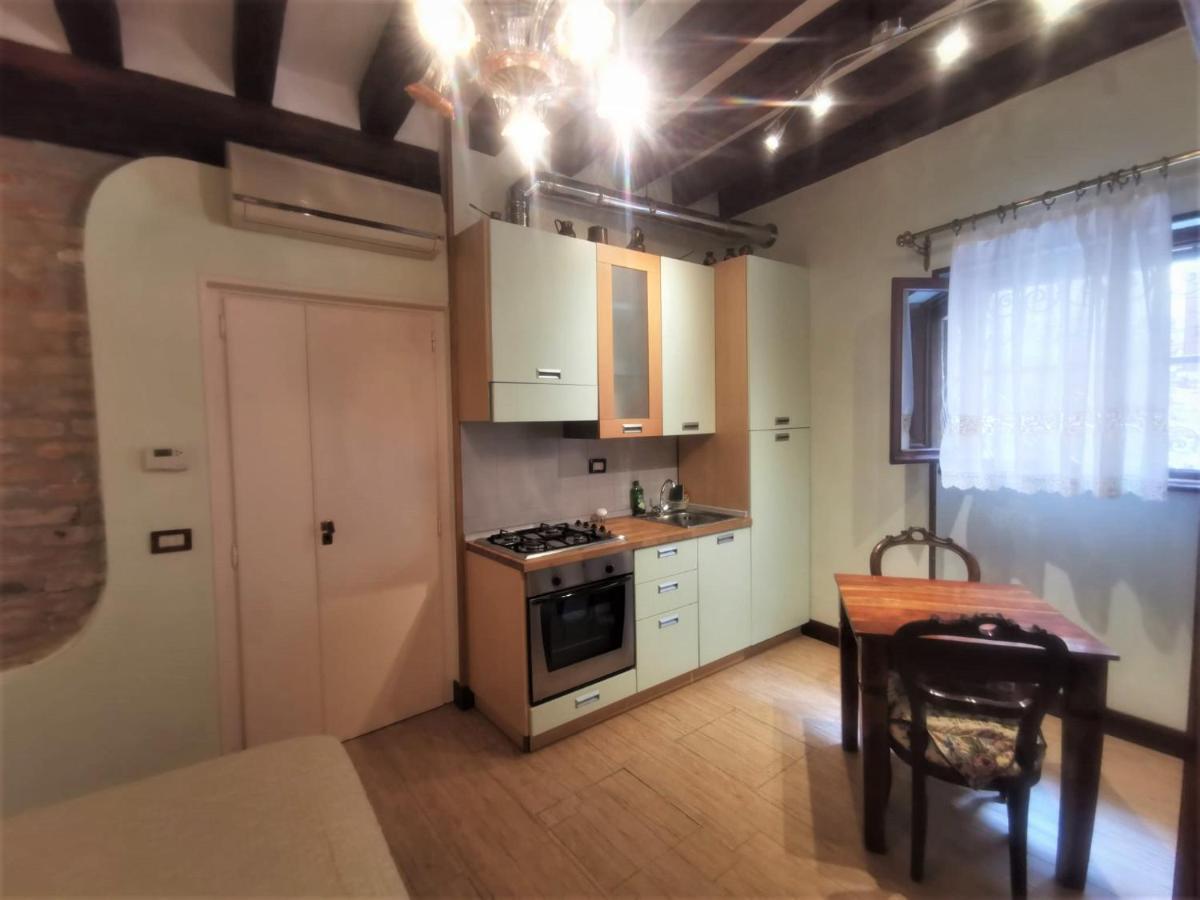 Canal View Studio Flat Venesia Bagian luar foto