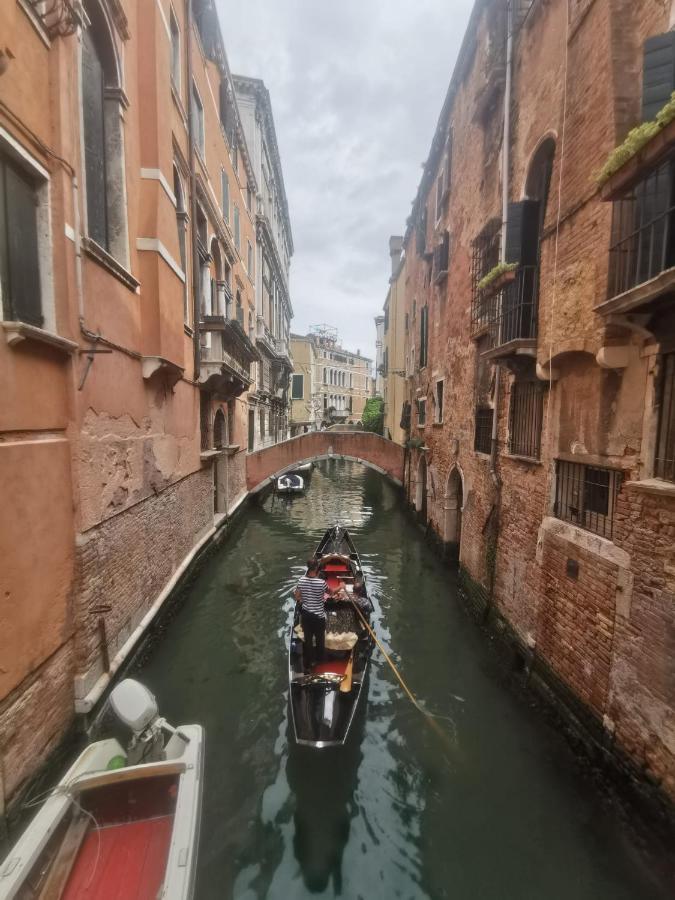 Canal View Studio Flat Venesia Bagian luar foto