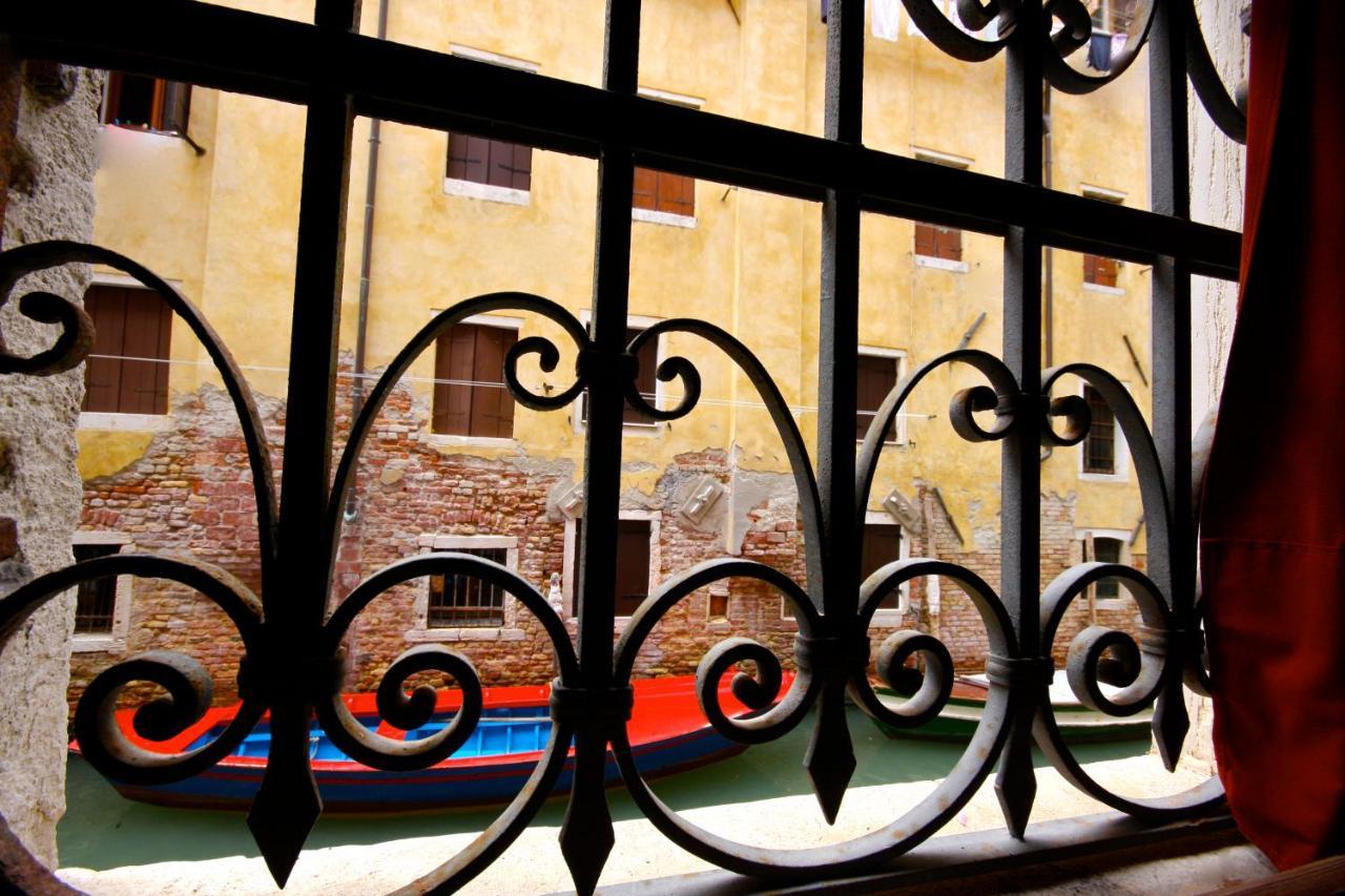 Canal View Studio Flat Venesia Bagian luar foto