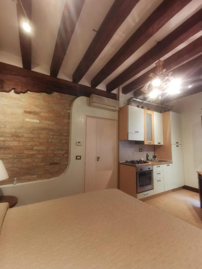 Canal View Studio Flat Venesia Bagian luar foto