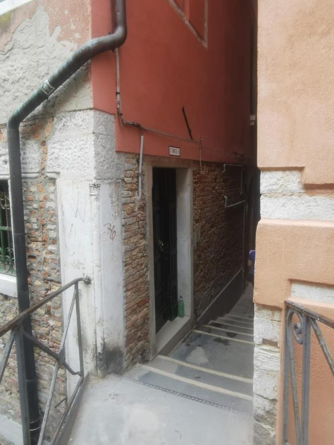 Canal View Studio Flat Venesia Bagian luar foto