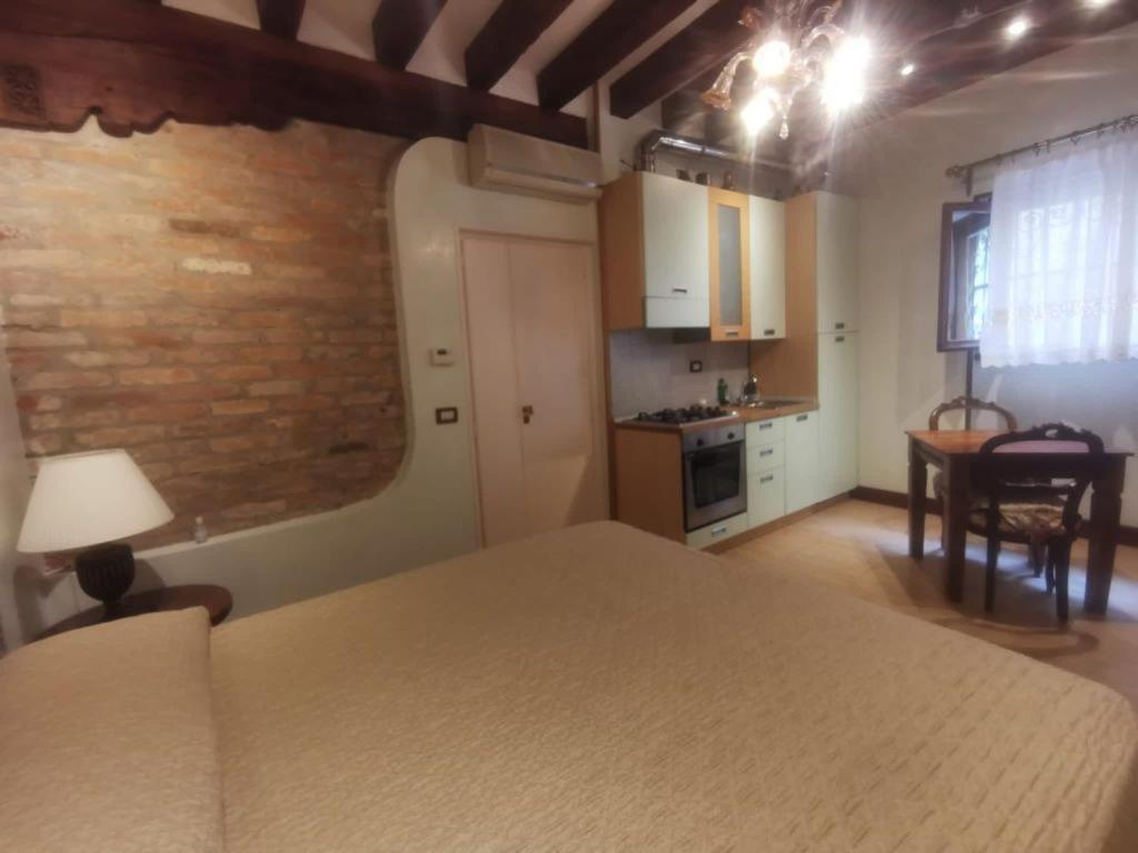 Canal View Studio Flat Venesia Bagian luar foto